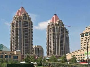 4090 Living Arts Dr #1902, Mississauga, ON L5B 4M8
