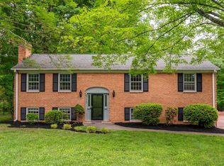555 Stonefield Cir, Earlysville, VA