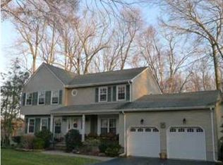 5 Manor Ct, Manalapan, NJ