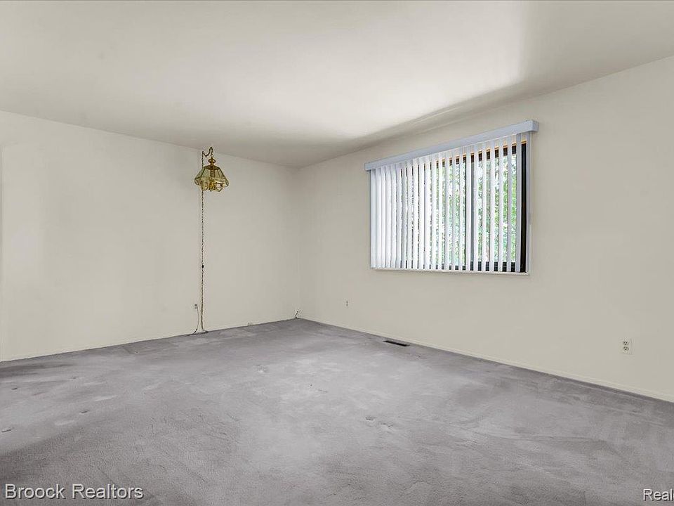 1032 Oak Pointe Dr, photo 17