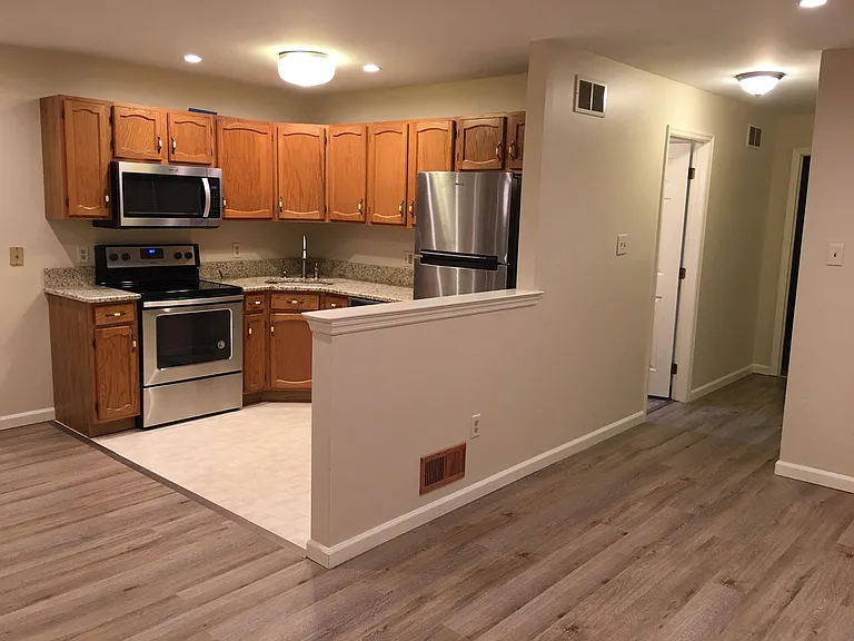 509 Maplewood Ave — Photo 3