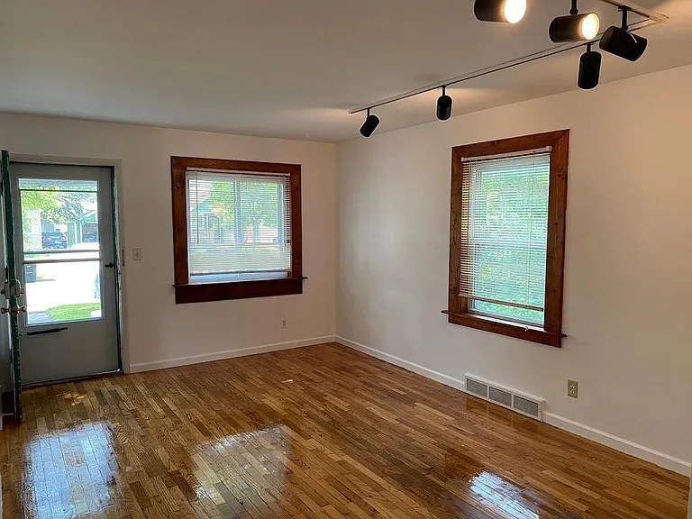539 Cornell Ave — Photo 10