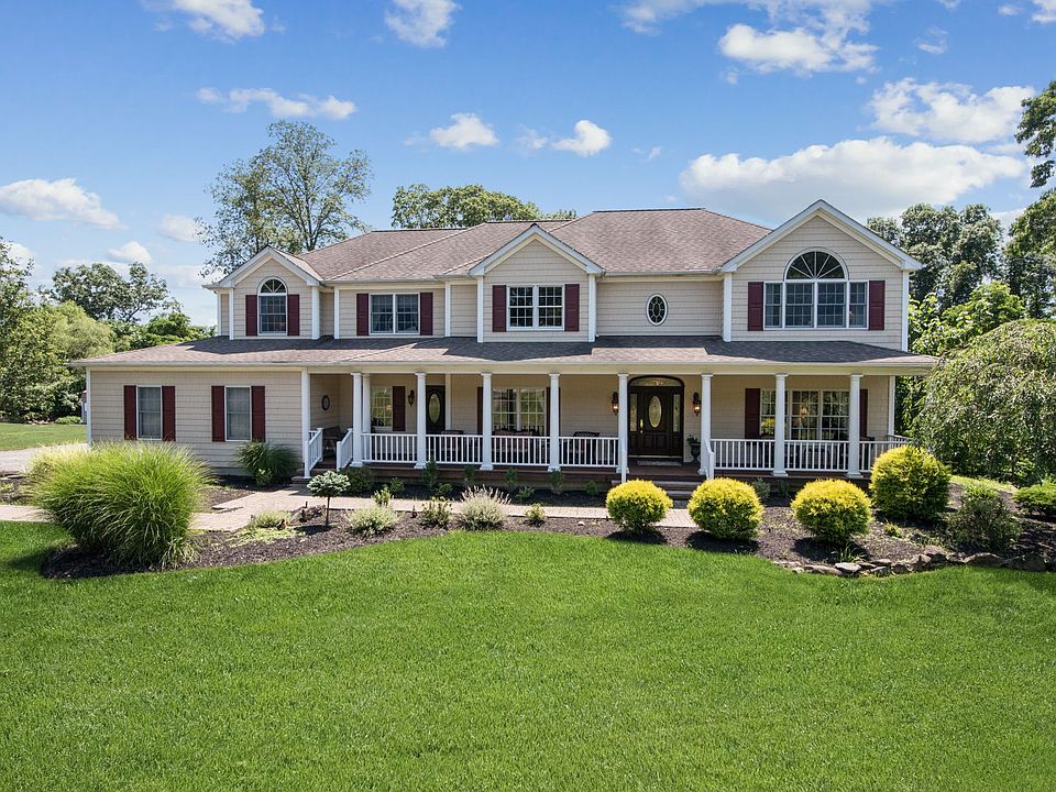 1st image of 61 Cambridge Ct