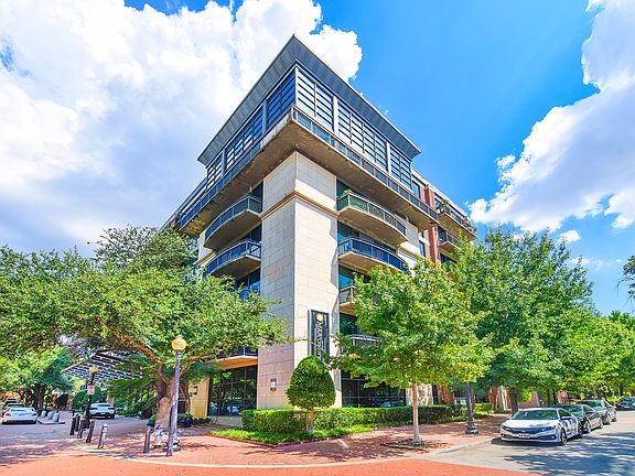 2nd image of 3006 Woodside St APT 2019