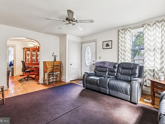 4th image of 114 Houseworth St