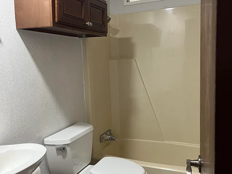 2425 Harden Blvd — Photo 16