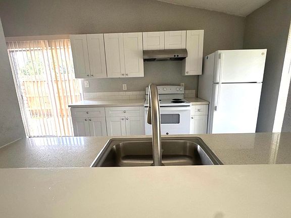 4th image of 11217 Pender Ln