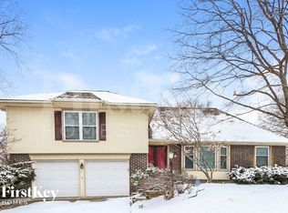 10002 NW 67th St, Kansas City, MO 64152