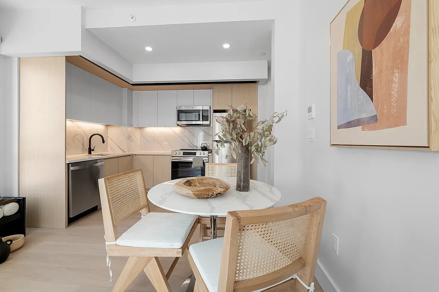 77-63 Vleigh Place — Photo 1