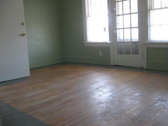 3rd image of 5244 Bedford St