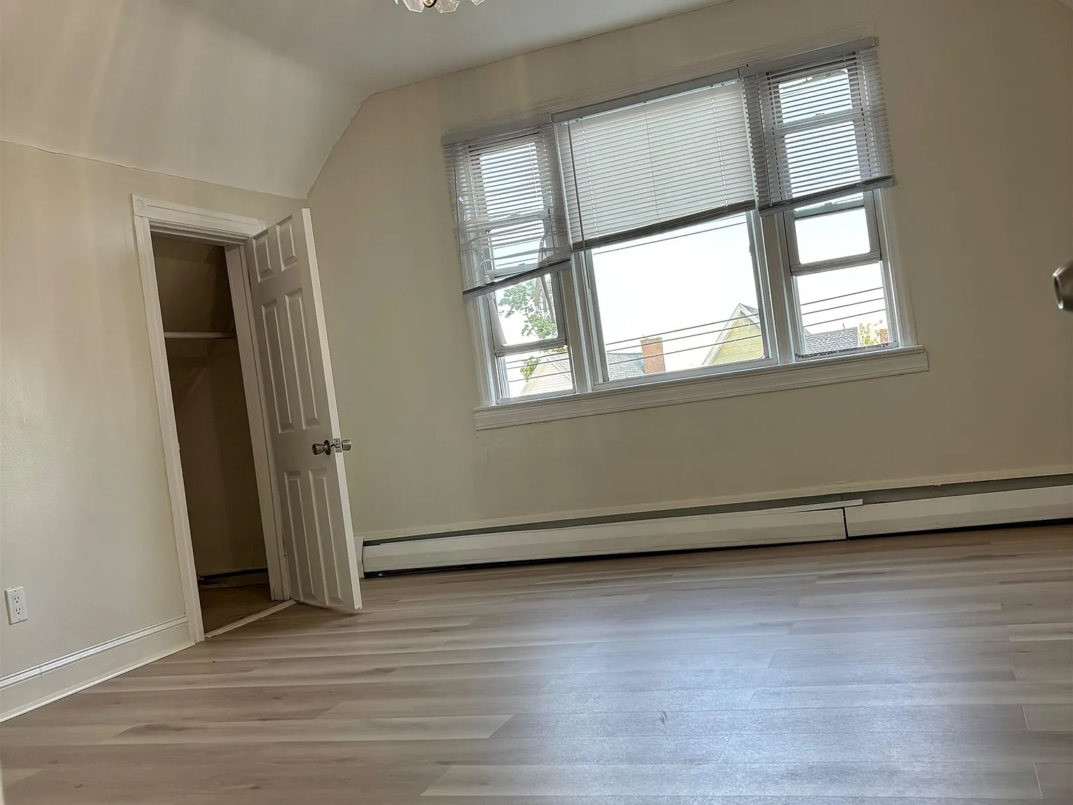 2 bed, 1.0 bath, $2,100 — Photo 2