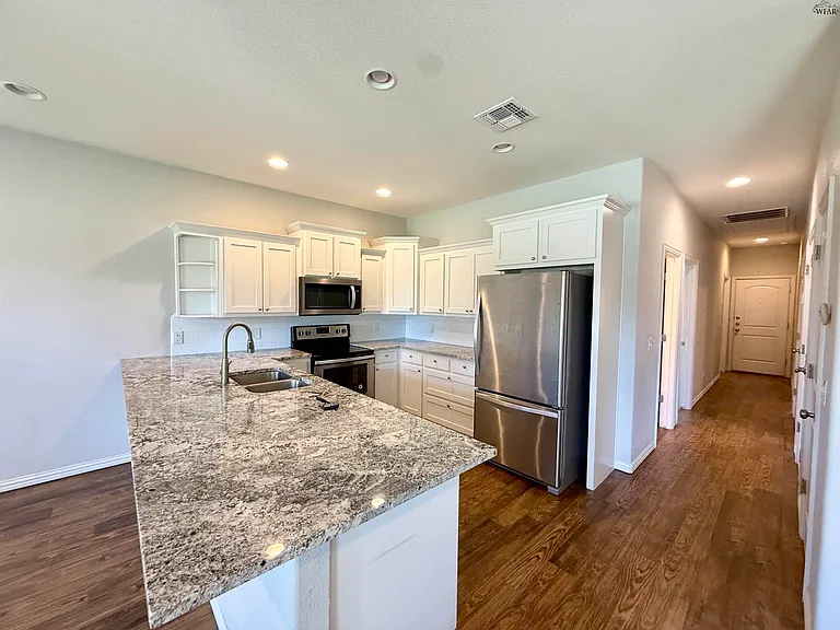 4705 Belair Blvd — Photo 7