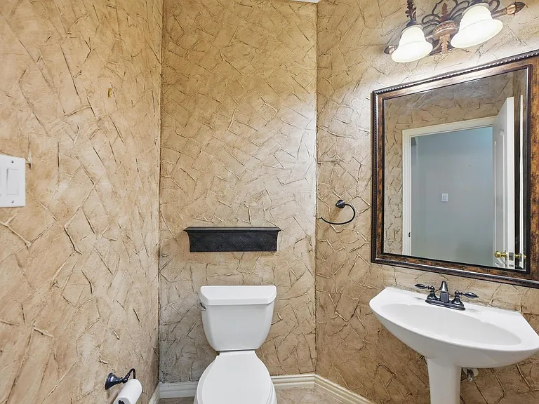 1805 Southwicke Dr — Photo 21