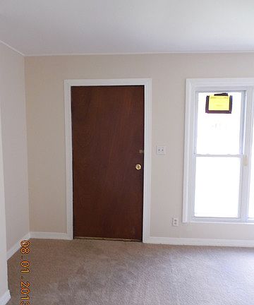 4th image of 235 S Lakeshore Dr