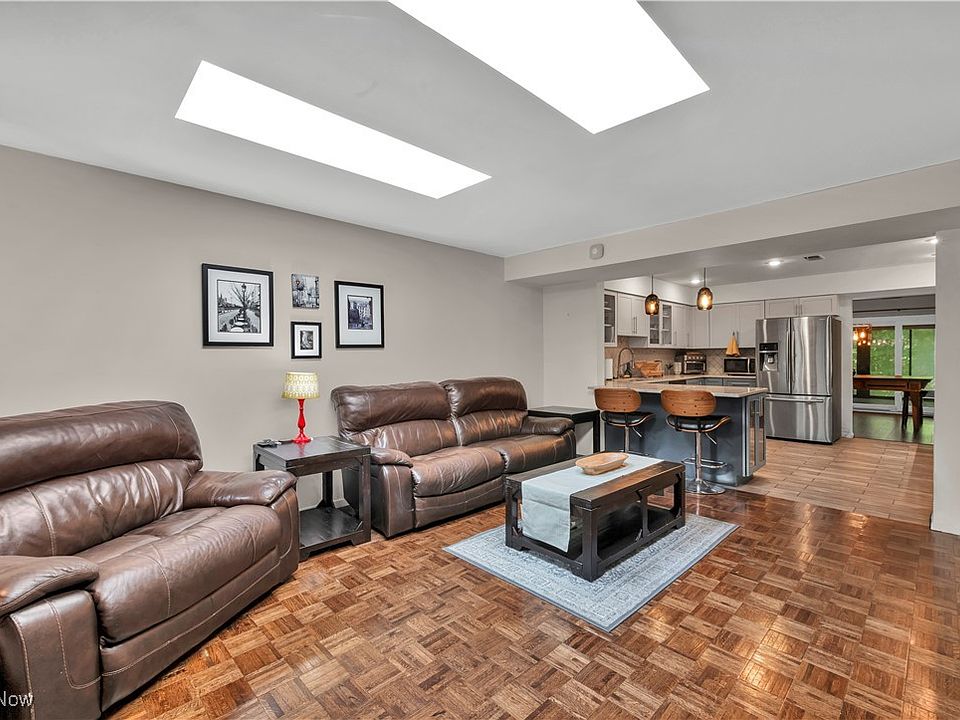 736 Hampton Ridge Dr Akron OH | Zillow