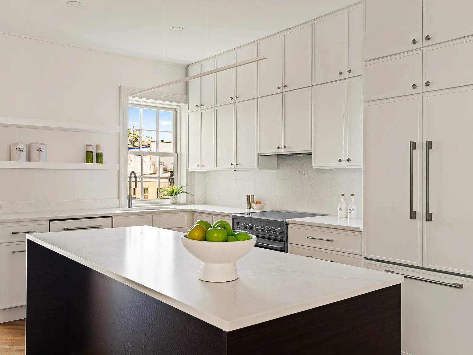 430 Henry Street — Photo 2