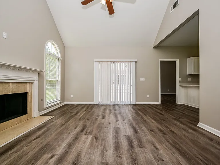 1101 E Shoreview Rd — Photo 4