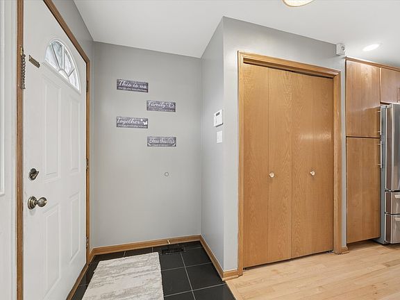 3rd image of 5446 S Rutherford Ave