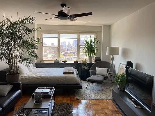 Rented by R New York | media 2