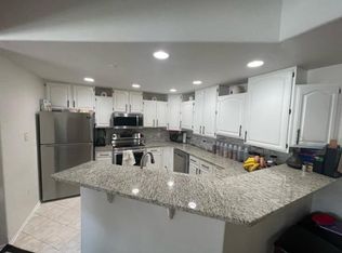 315 Lindsay Ln, Brookfield, WI 53045