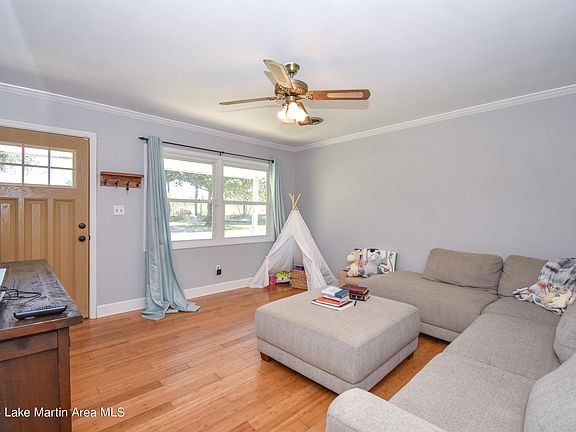 4th image of 1786 Sewell St