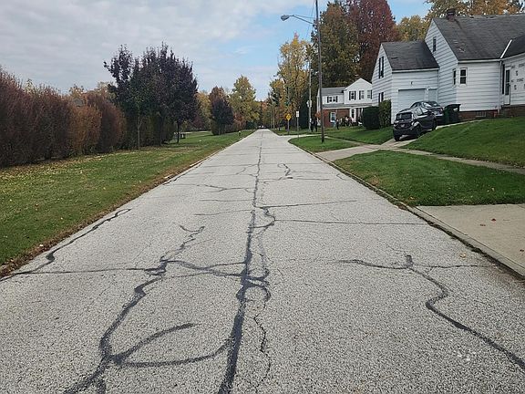 4th image of 4540 College Rd