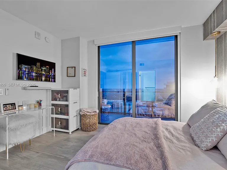 121 NE 34th St #Penthouse 3217 — Photo 28