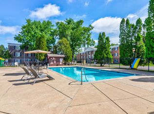 Larpenteur Manor, Saint Paul, MN 55113