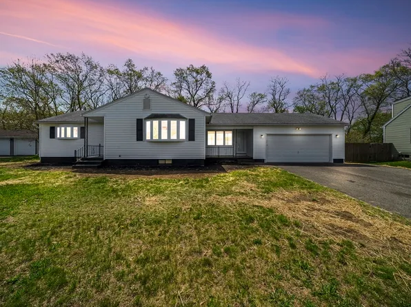 73 McKinley Ave, Ludlow, MA 01056