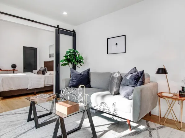 5764 Encino Ave, Encino, CA 91316