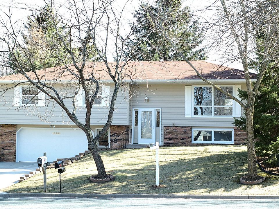 Great neighborhood 3 br, 2 bth.,new seamless siding