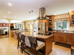 37 Kilian Dr, Danbury, CT 06811