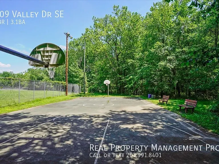 609 Valley Dr SE — Photo 53