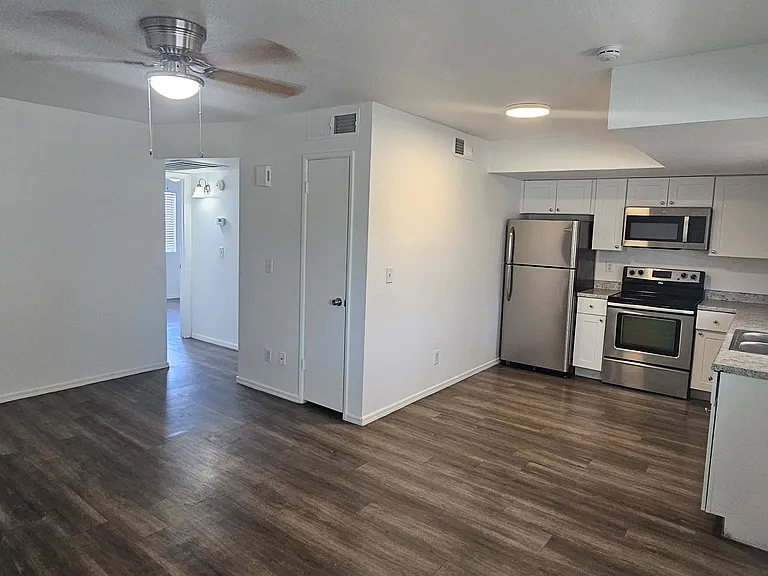 Hayden Crossing — Photo 12