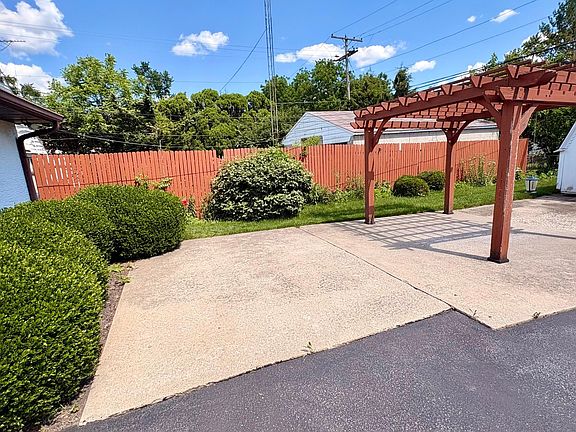 5th image of 3321 Eakin Rd