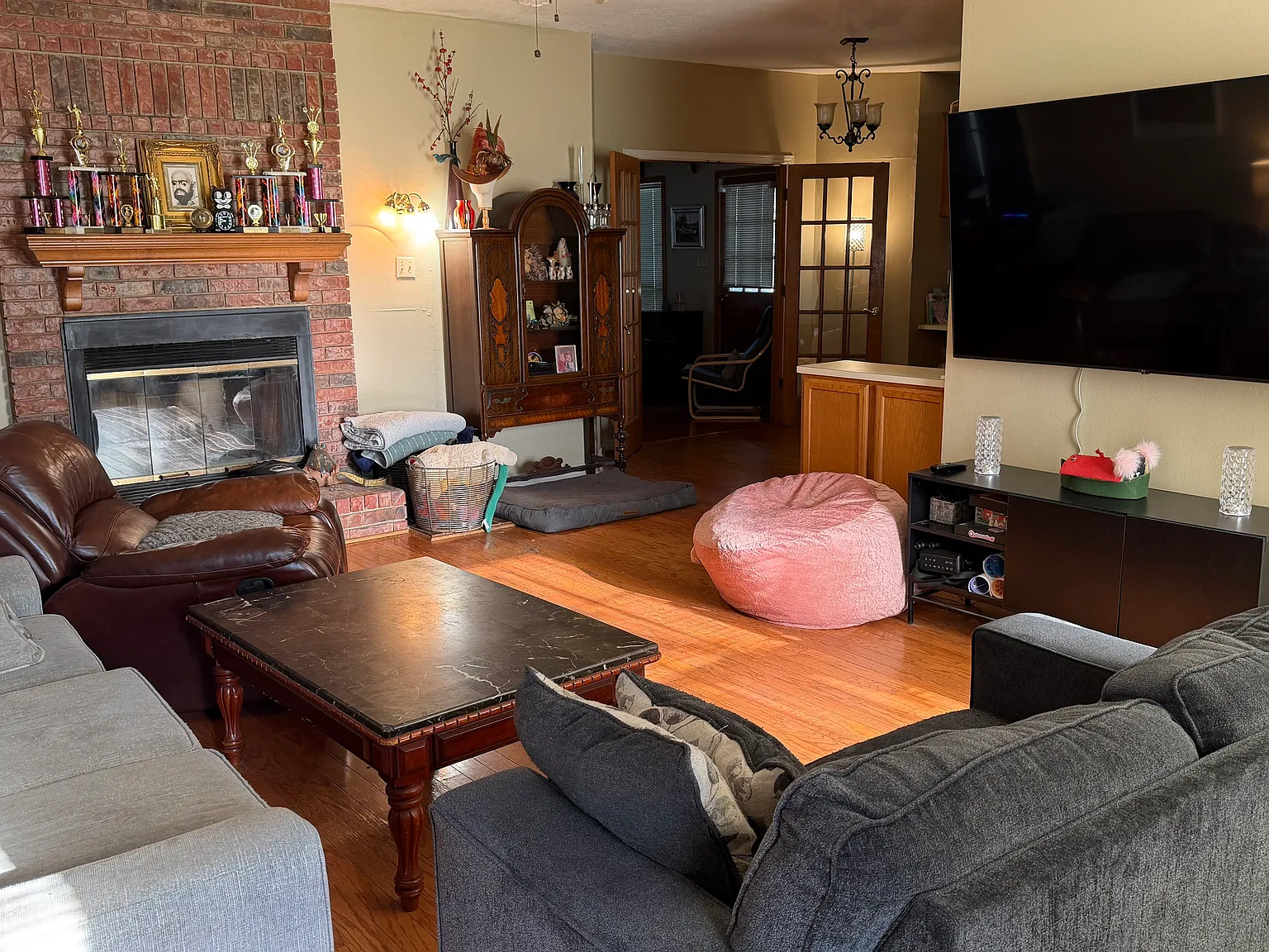 4 bed, 2130 sqft, $2,300 — Photo 4