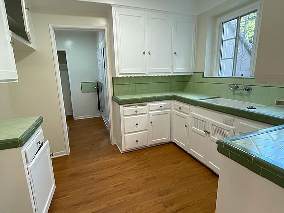 3rd image of 950 Alandele Ave
