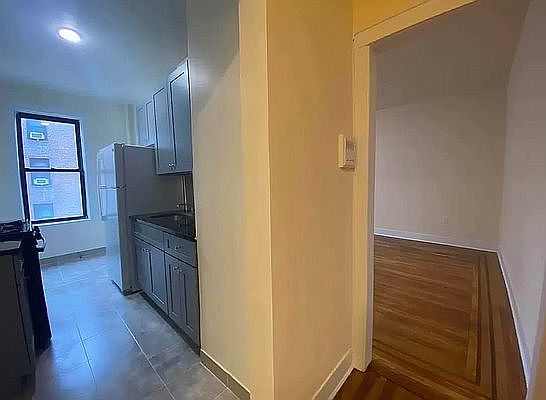 4th image of 14444 Sanford Ave APT 4C