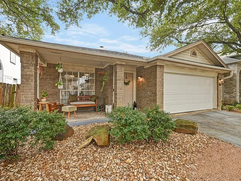 9417 Notches Dr — Photo 3