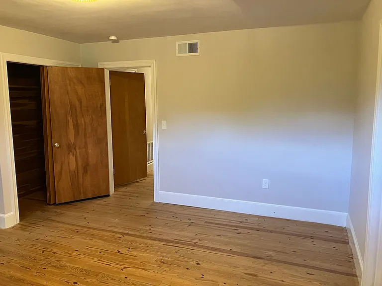 122 W Scanlon St — Photo 30