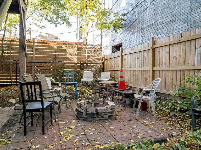 1466 W Argyle St #1R — Photo 9
