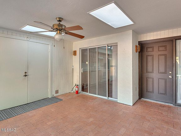 3rd image of 77 W Calle Del Lago