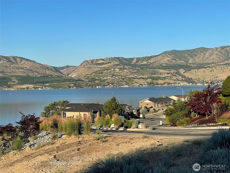 2nd image of 210 Crystal View Drive