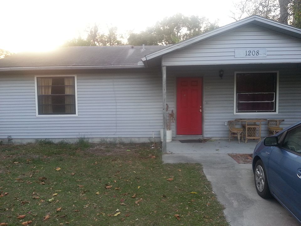 1st image of 1208 N Garden Ave
