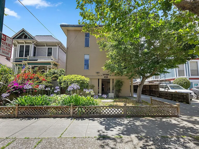 1732 Central Ave #D — Photo 1