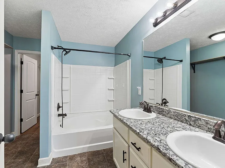 4828 Octavia St — Photo 16