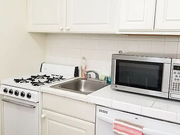 3rd image of 312 W 23rd St APT 2J