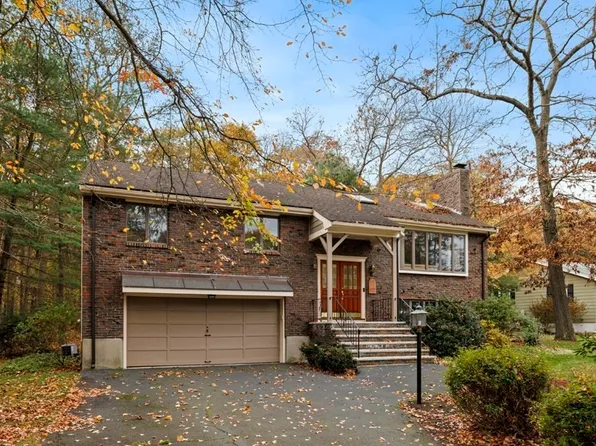 12 Juniper Dr, Saugus, MA 01906