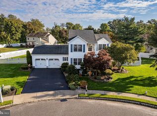 26 Crossbrooke Ct, Howell, NJ 07731