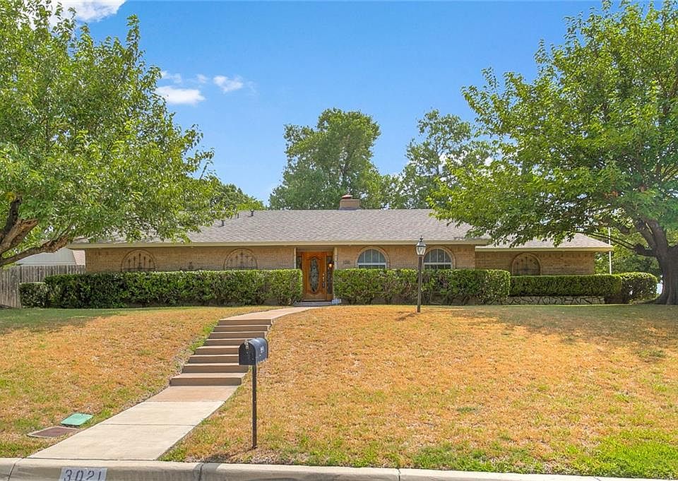 1st image of 3021 Encino Dr